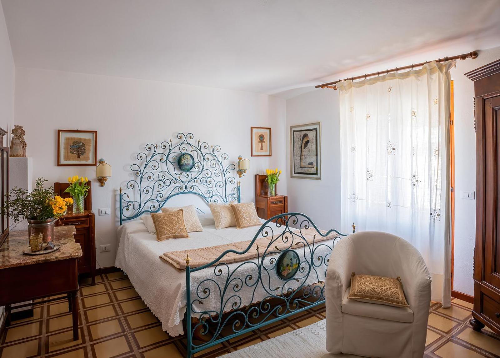 Hotel Su Barchile Орозеи Экстерьер фото