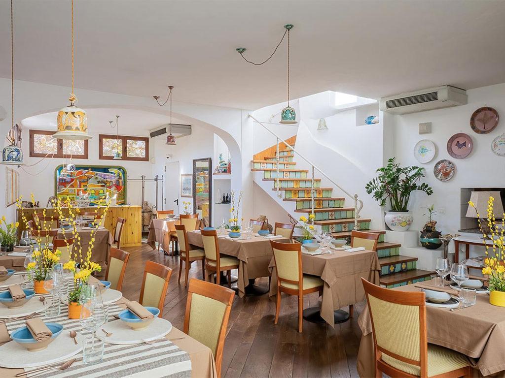 Hotel Su Barchile Орозеи Экстерьер фото